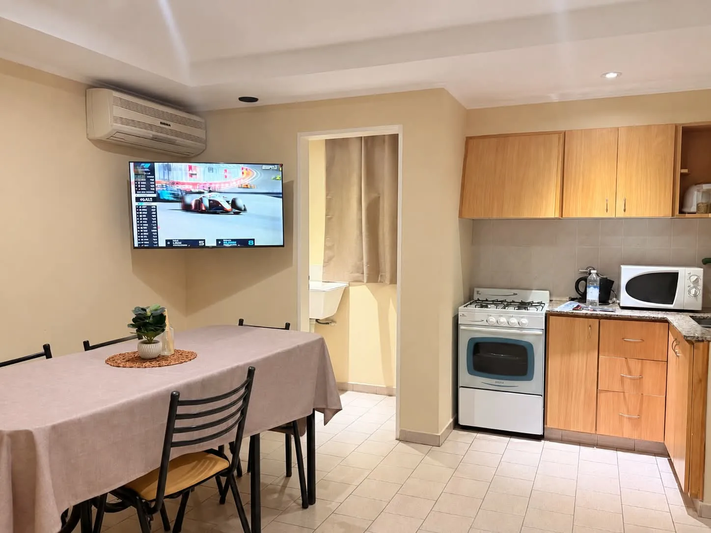 Comedor y cocina de Departamento 01